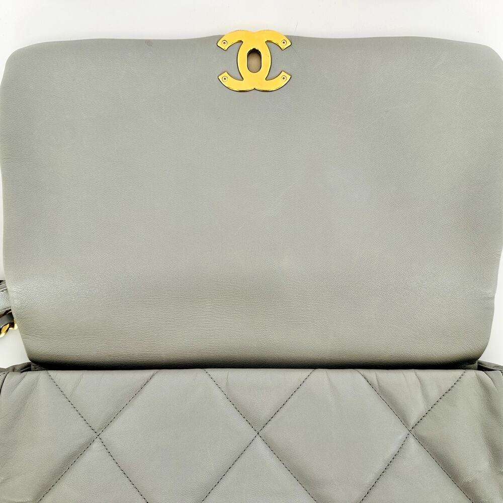 Chanel 19 Goatskin Quilted Medium Flap Purse Grey Tri-Color Chain Full Set & Box - Picture 5 of 15